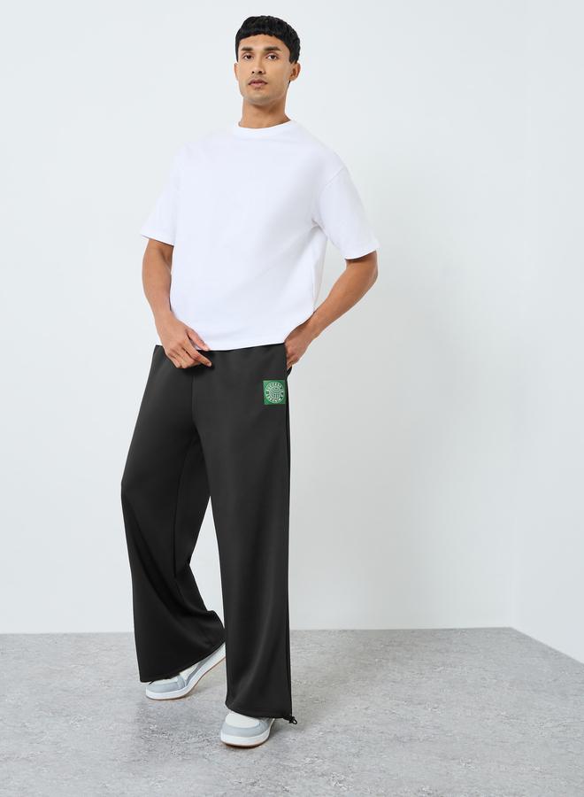 ستايلي جوغر سكوبا بأرجل واسعة ورقعة - Image 1